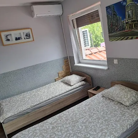 Kandulski Hostel
