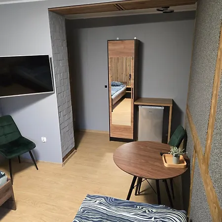 Kandulski Hostel *