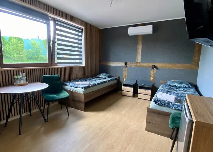 Kandulski 호스텔 *